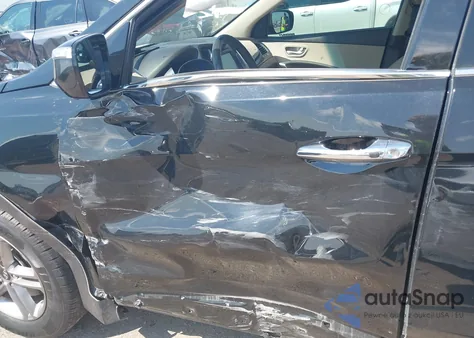 2017 Hyundai Santa Fe Sport 2.4L z USA, uszkodzony, nr VIN 5XYZU3LB9HG421618